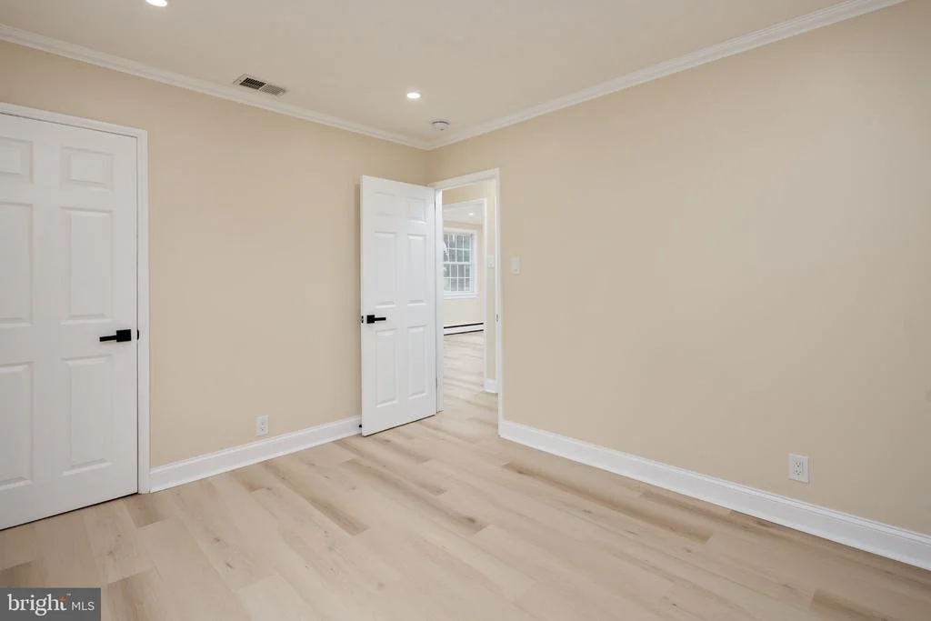 Photo of 8202 LONGPOINT ROAD