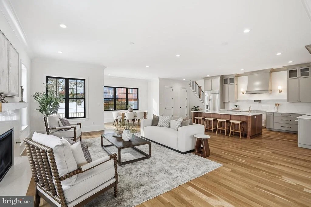 Photo of 6512 WILLIAMSBURG BOULEVARD