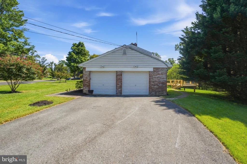Photo of 2400 E GATE DRIVE