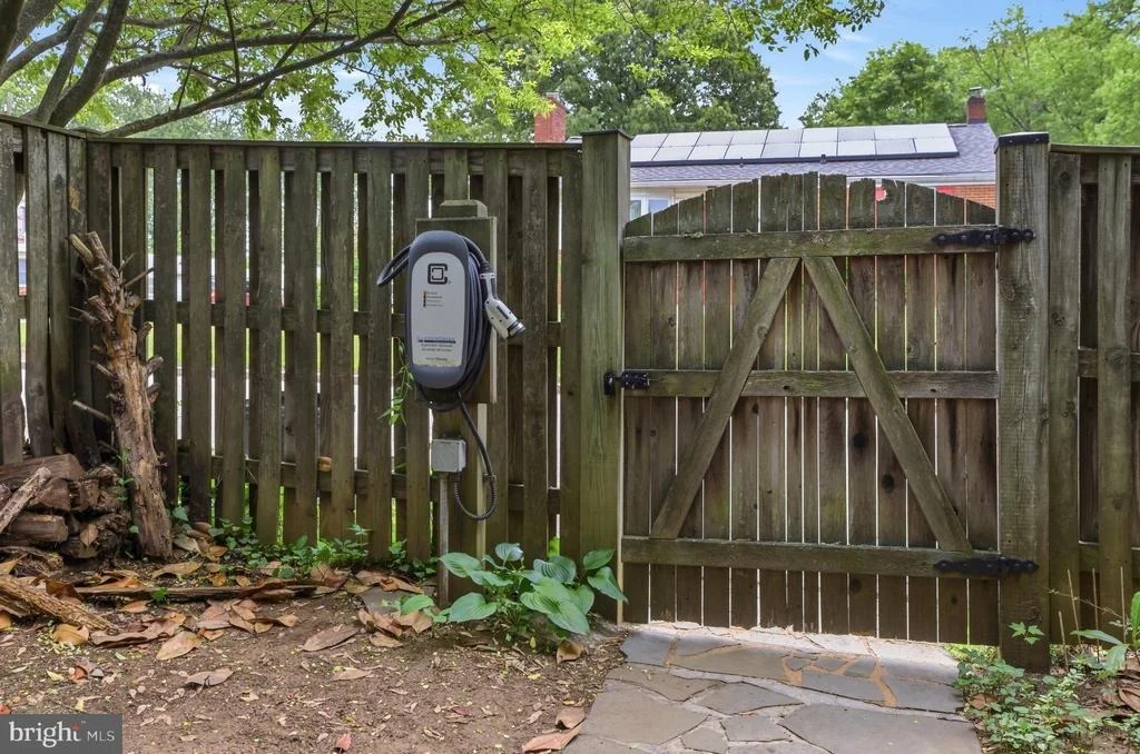 Photo of 411 LUDLOW ROAD