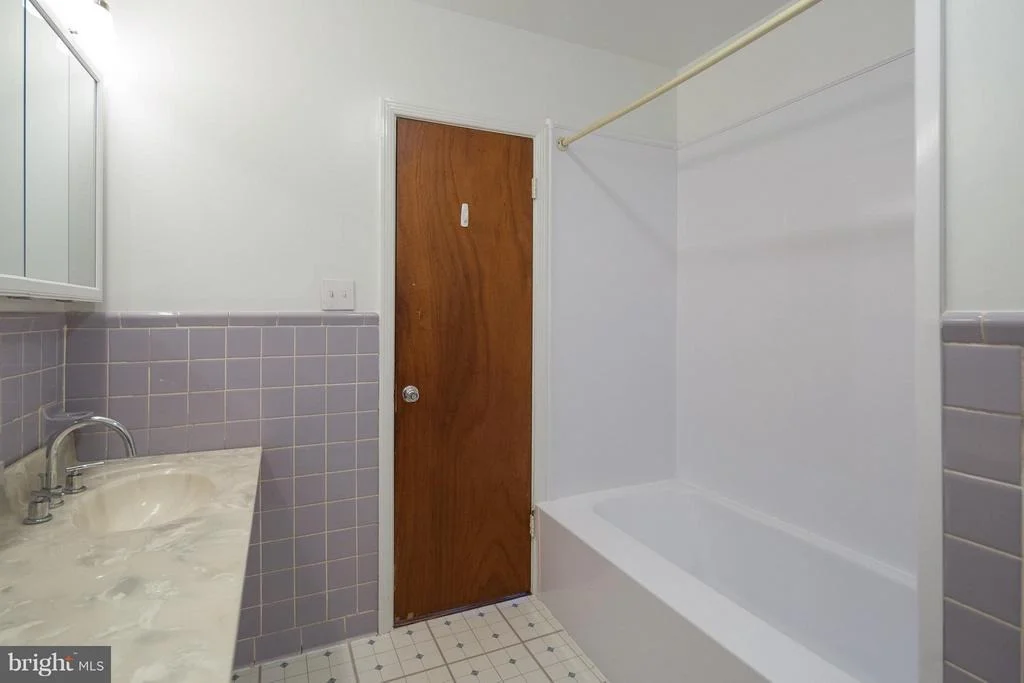 Photo of 9258 LEE HIGHWAY