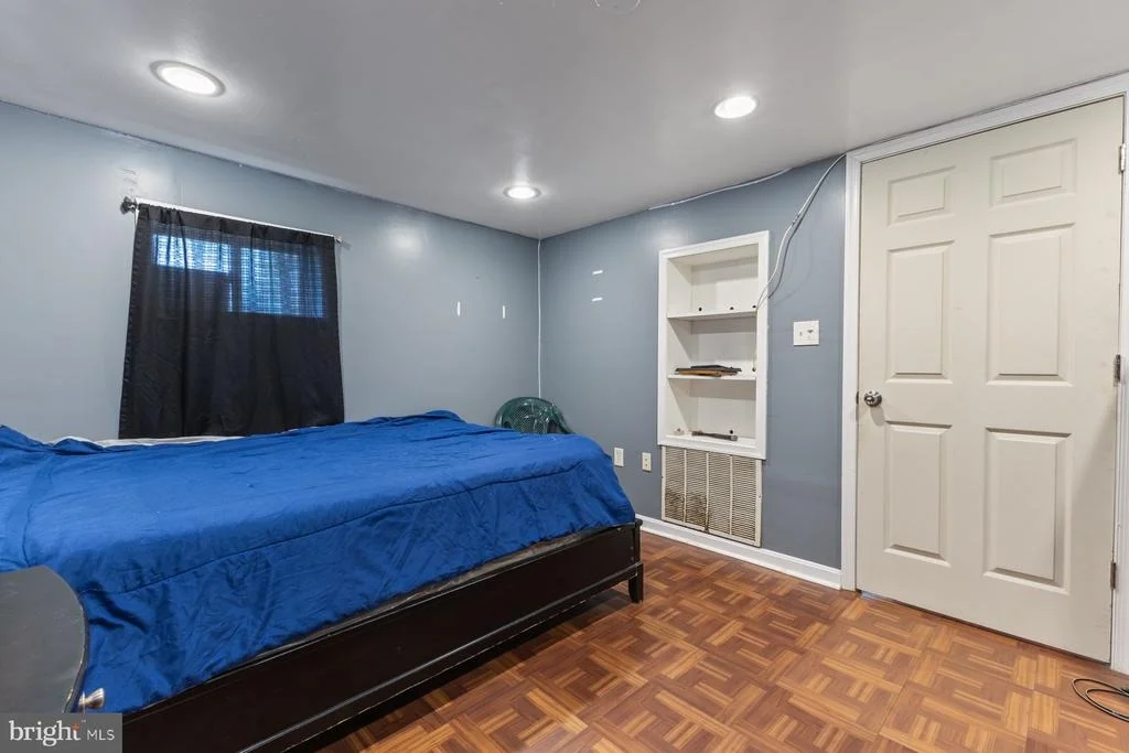 Photo of 815 EASTERN AVENUE