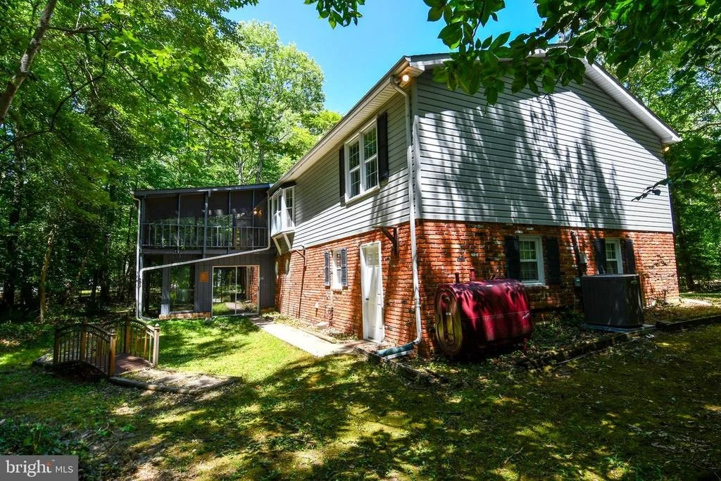 Photo of 8870 BROOK DRIVE