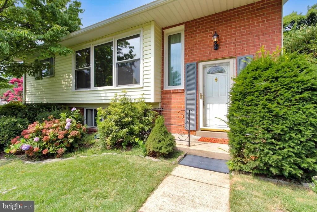 Photo of 5002 REGINA DRIVE