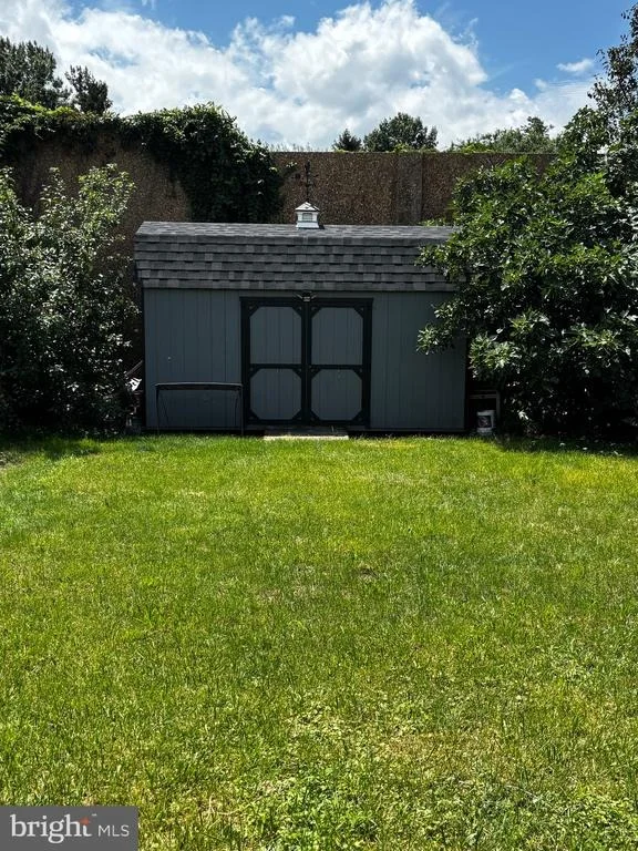 Photo of 811 LYNVUE ROAD