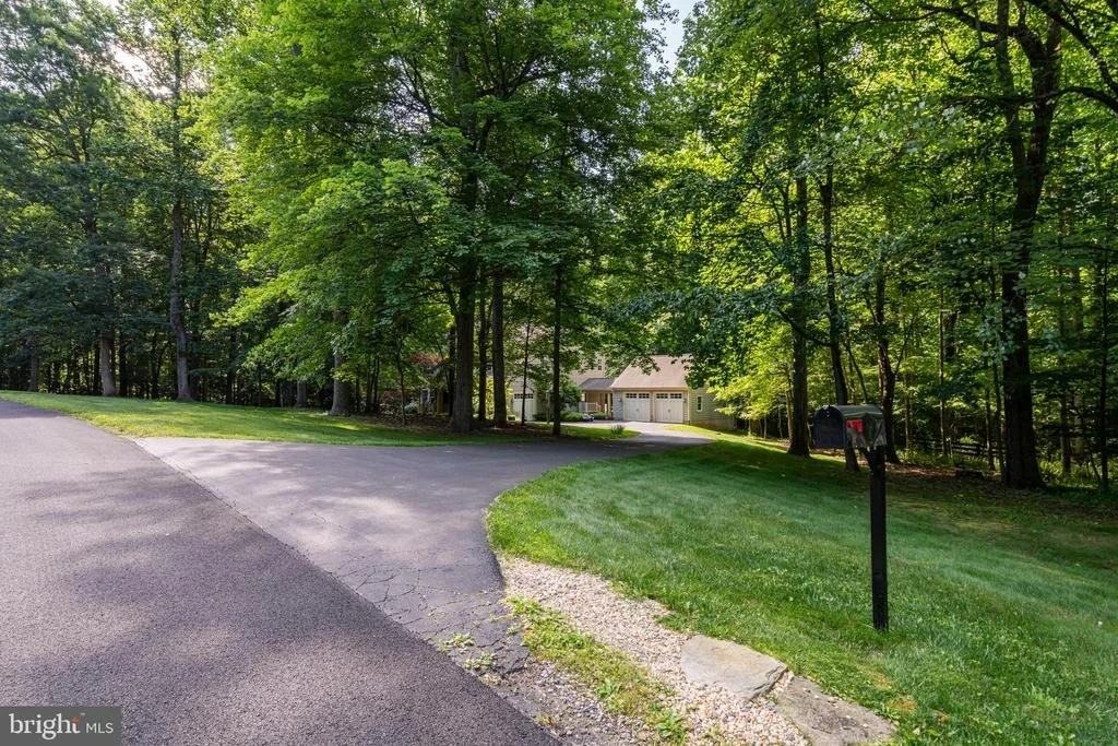 Photo of 40845 FOREST GLEN DRIVE