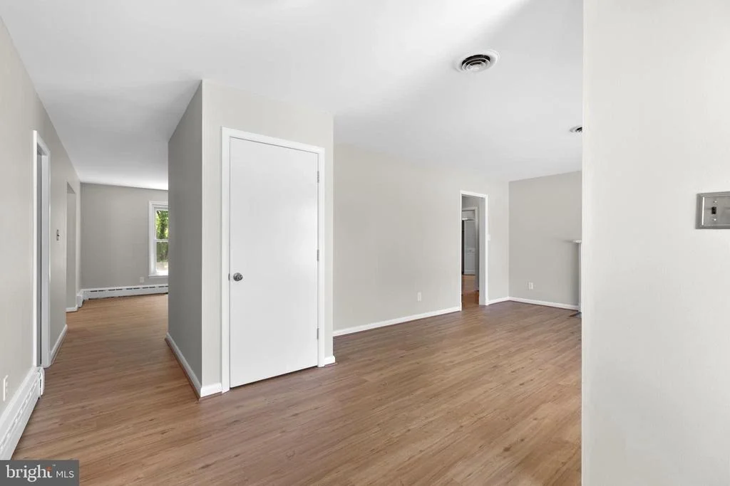 Photo of 18015 MUNCASTER ROAD