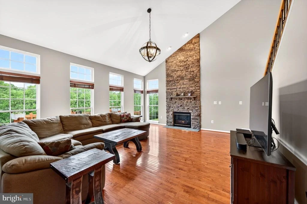 Photo of 8 N POINTE TERRACE
