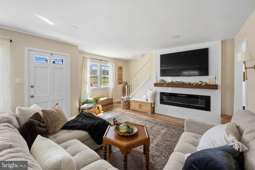 Photo of 1012 MEARNS ROAD