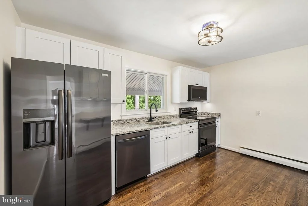 Photo of 816 MEADOW ROAD