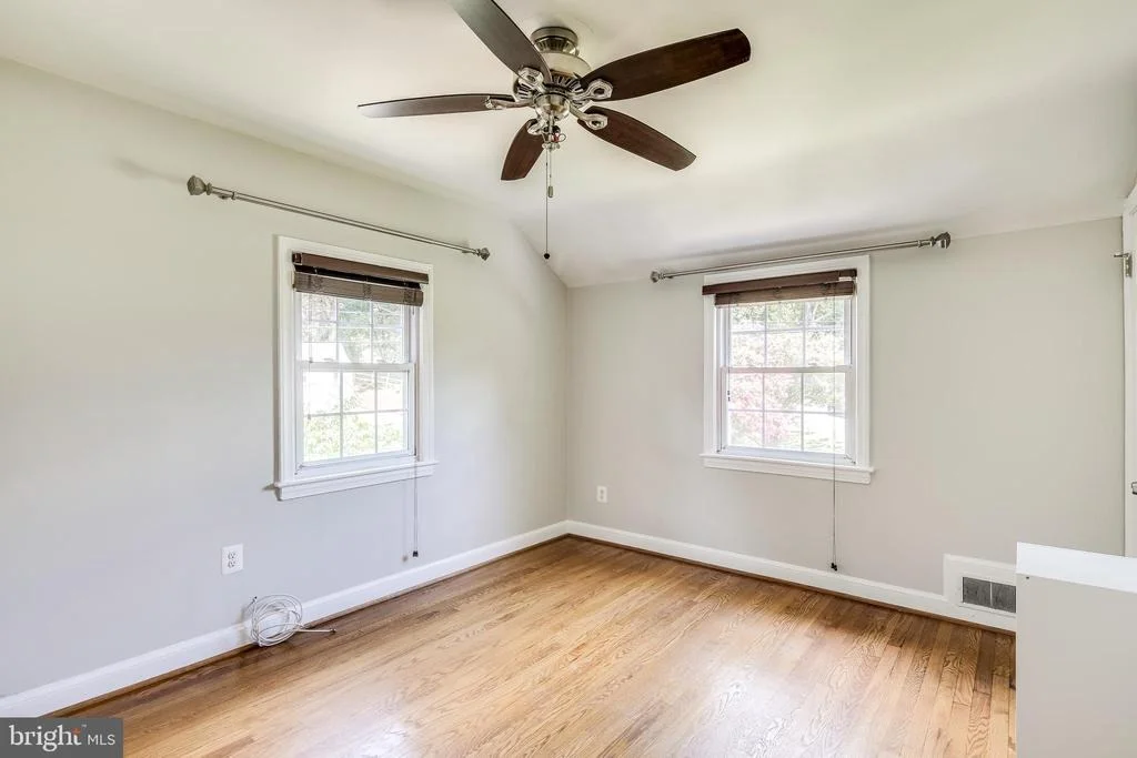 Photo of 505 E SCHUYLER ROAD