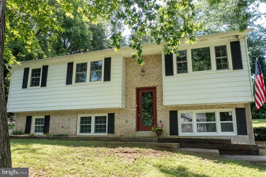 Photo of 2125 OAK ROAD