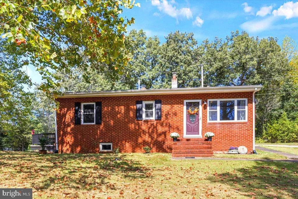 Photo of 1042 GEORGE JAMES LOOP
