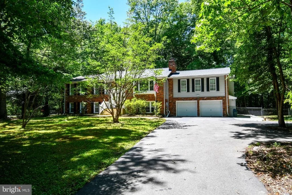 Photo of 8870 BROOK DRIVE