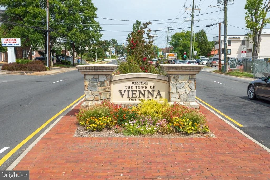 Photo of 9728 HIDDEN VALLEY ROAD