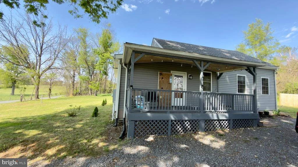 Photo of 1752 SUMMIT POINT ROAD