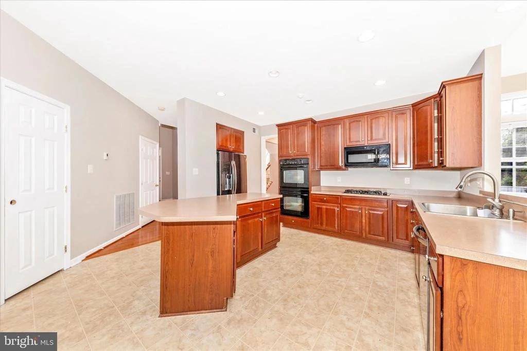 Photo of 12406 FALLEN TIMBERS CIRCLE