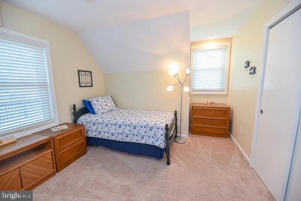 Photo of 956 LAKE VIEW DRIVE