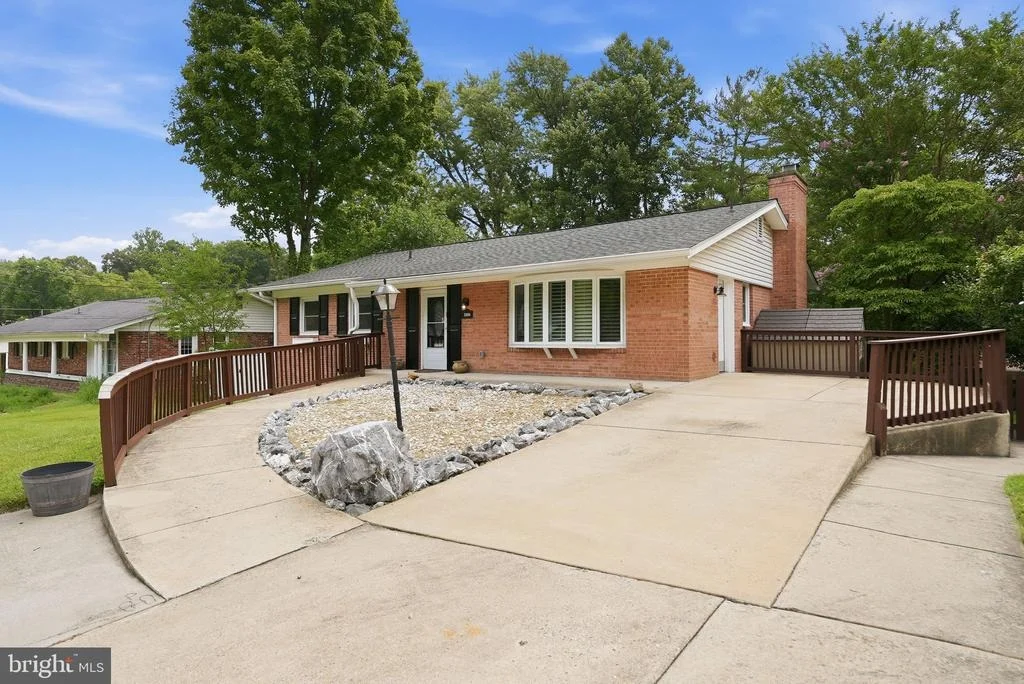 Photo of 2604 WOODEDGE ROAD