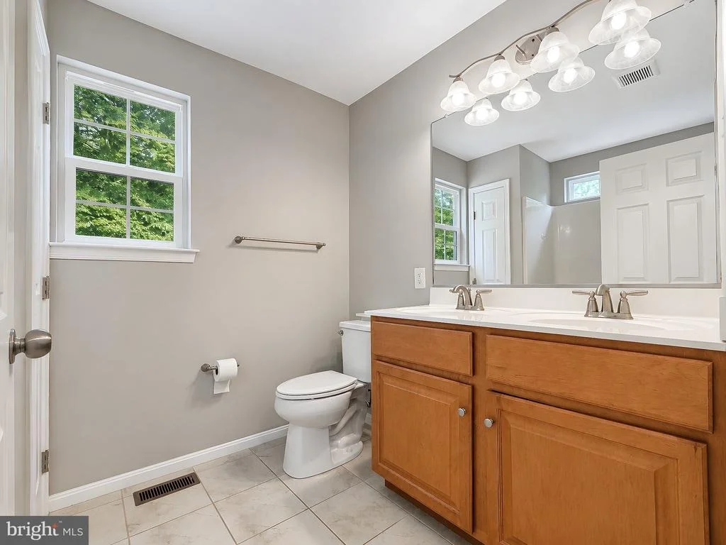 Photo of 976 JOHNSWOODS ROAD