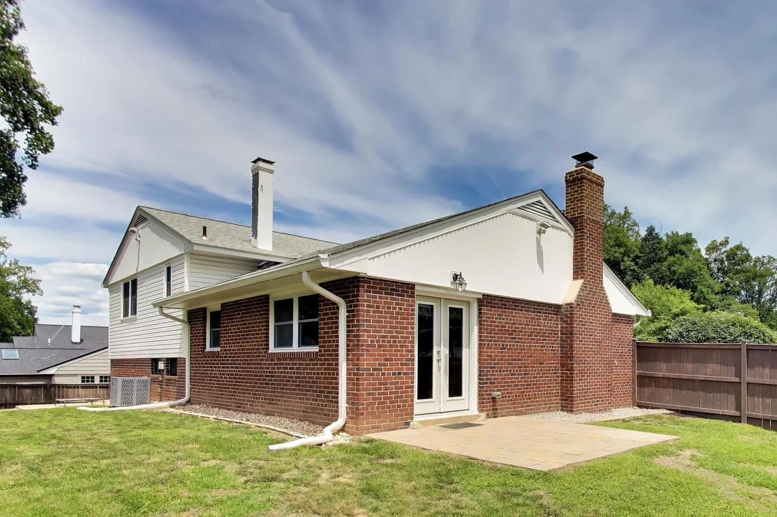 Photo of 5816 AMELIA STREET