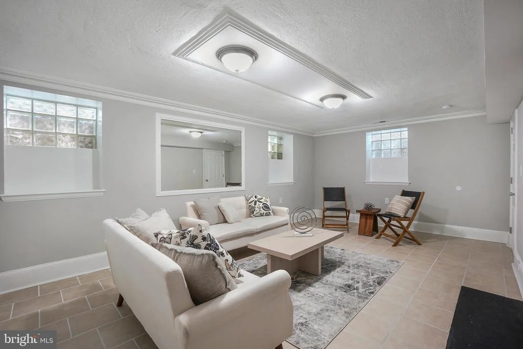 Photo of 514 SILVER SPRING AVENUE