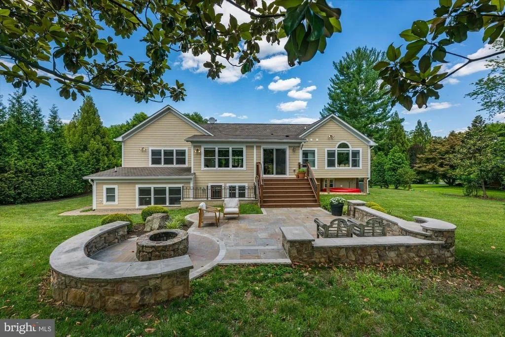 Photo of 816 CONSTELLATION DRIVE
