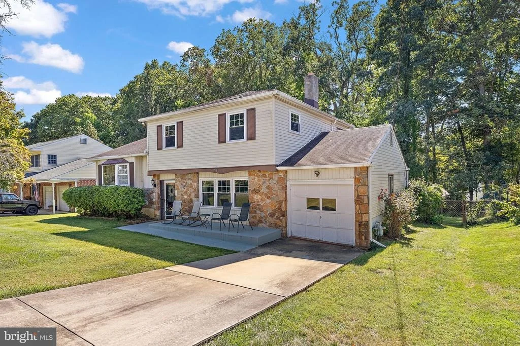 Photo of 8 NEPONSET ROAD
