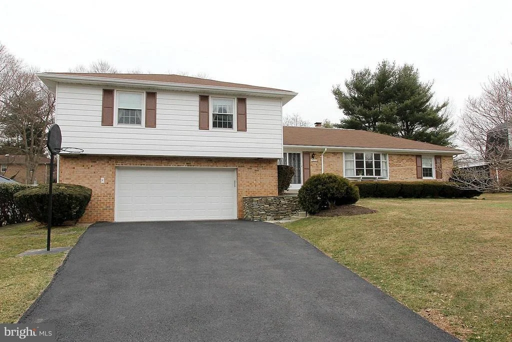 Photo of 17633 PRINCE EDWARD DRIVE