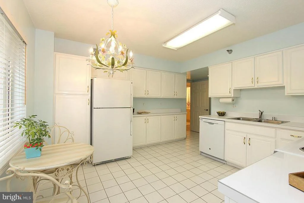 Photo of Unit 304 at 14800 PENNFIELD CIRCLE
