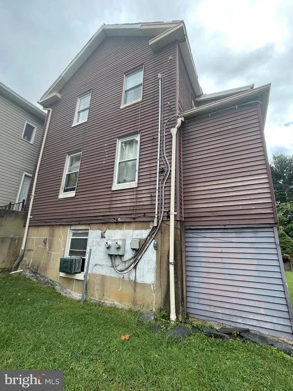 Photo of 3534 POOLE STREET