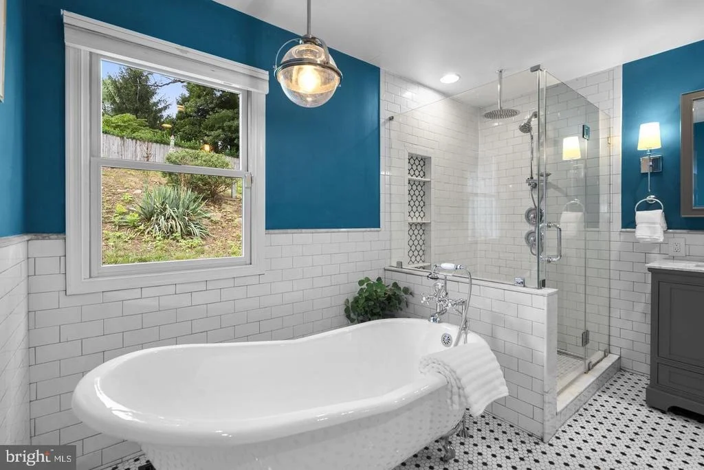 Photo of 822 LOXFORD TERRACE