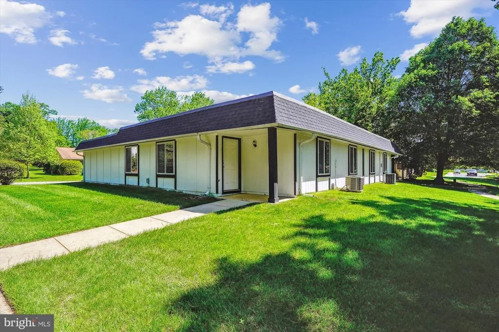Photo of Unit 31B at 3702 MARBLE ARCH WAY