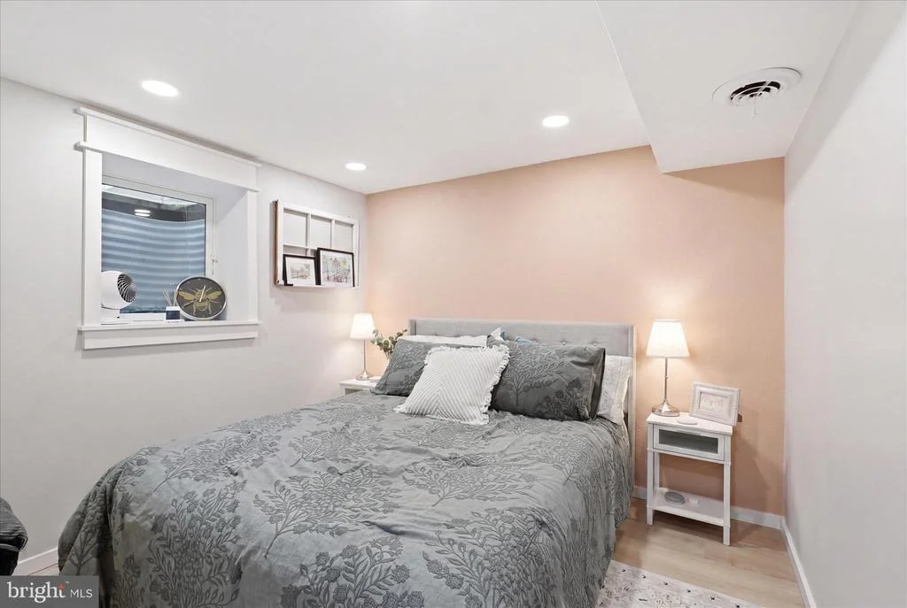 Photo of 8604 RIVERSIDE ROAD