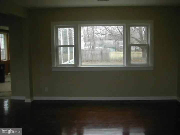 Photo of 247 S COLES AVENUE