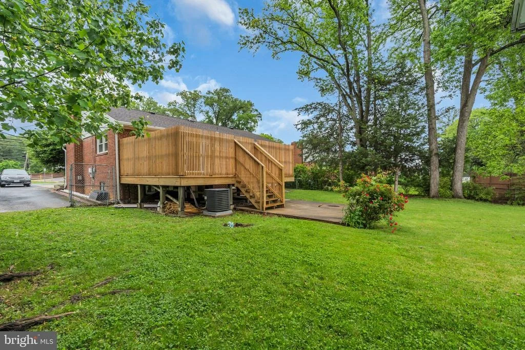 Photo of 6809 BRADDOCK ROAD