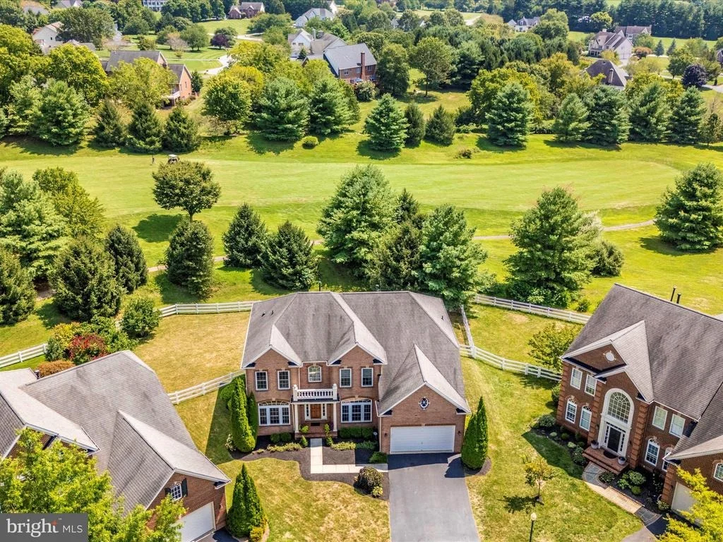 Photo of 6 FARMSTEAD PLACE