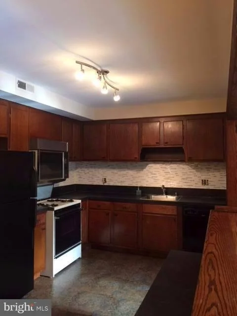 Photo of Unit 4 at 10067 WINDSTREAM DRIVE
