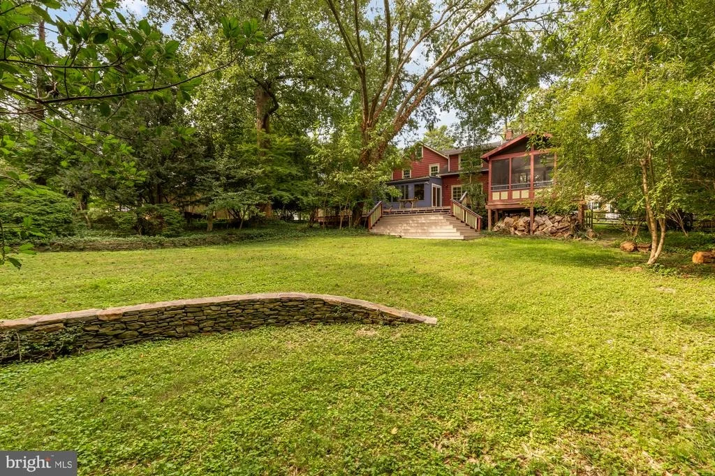 Photo of 9407 HALE PLACE