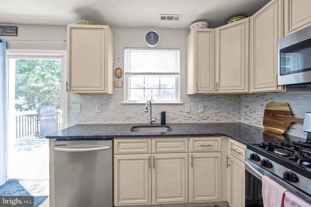 Photo of 64 OAKTON DRIVE