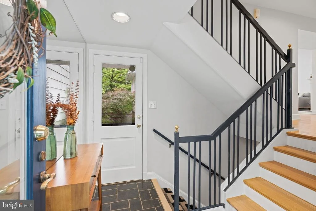 Photo of 7301 SUMMIT AVENUE