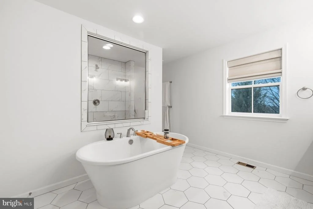 Photo of 2758 HILLFIELD DRIVE