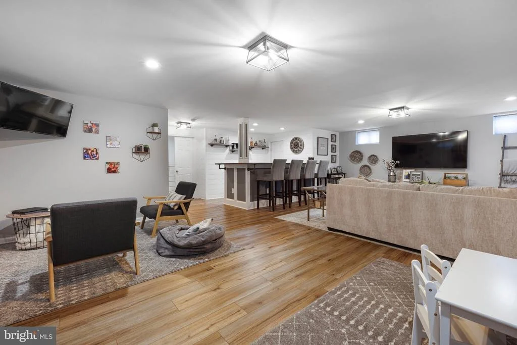 Photo of 9693 ROYAL CREST CIR