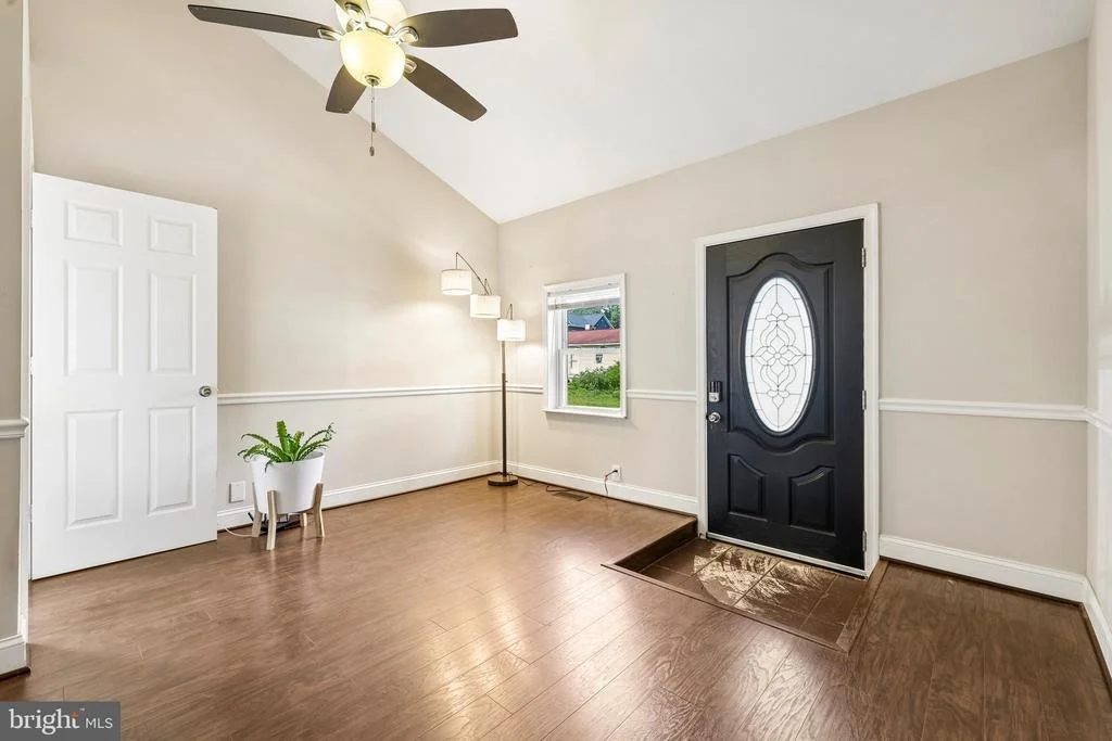 Photo of 335 BEACH AVENUE