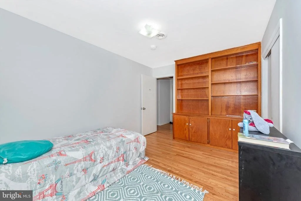 Photo of 6102 DOVER STREET