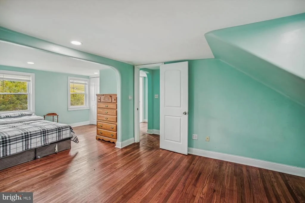 Photo of 904 OAK STREET