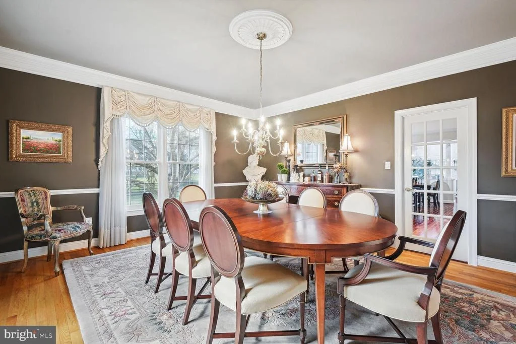 Photo of 10 MAPLECREST COURT