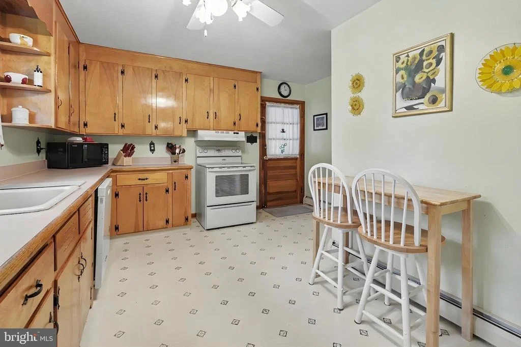 Photo of 2048 BUSTLETON ROAD