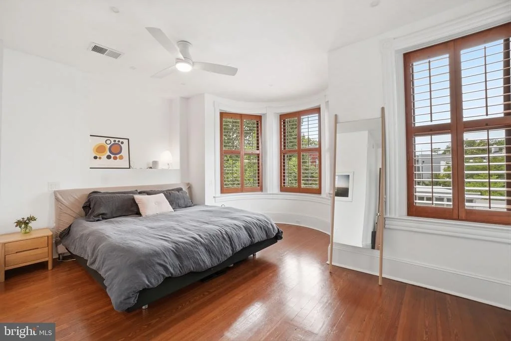 Photo of 210 8TH STREET SE