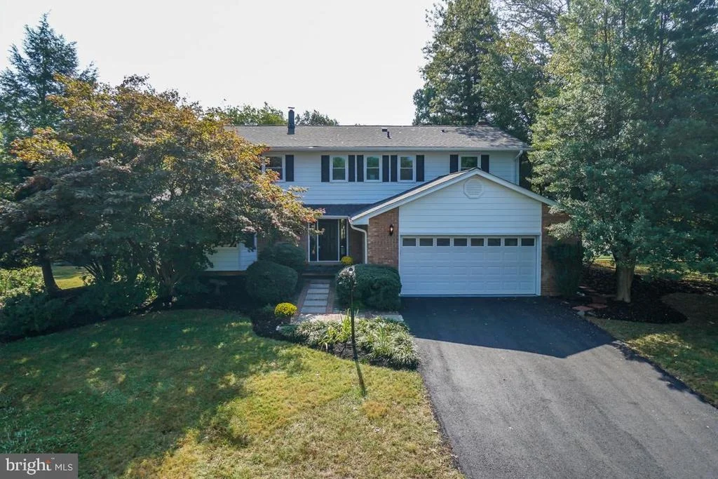 Photo of 913 SADDLEBACK COURT